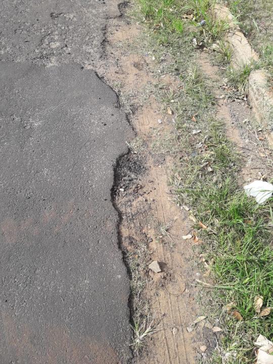 Foto 11 de 11 — Que asfalto é esse? Moradora reclama: “Foi recapeado o Jardim América inteiro e a minha rua ficou esquecida”